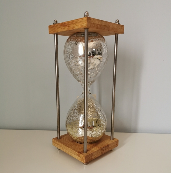 Hourglass with four Stainless Steel Poles - Picture 2 of 3